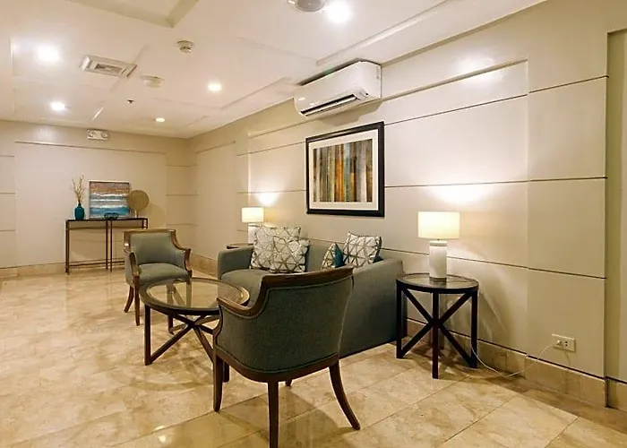 호텔 Reddoorz Premium At The Residences Olympia Makati 3*