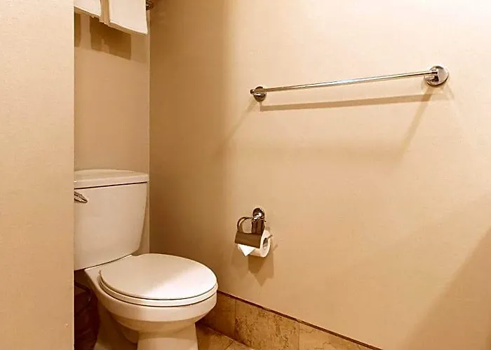 Reddoorz Premium At The Residences Olympia Makati 호텔 마닐라