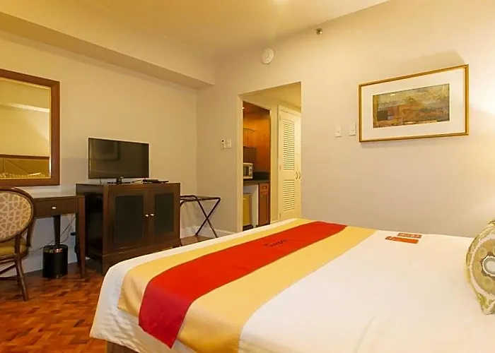 Reddoorz Premium At The Residences Olympia Makati 호텔 3*