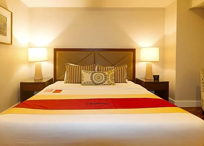 Reddoorz Premium At The Residences Olympia Makati 호텔 3*
