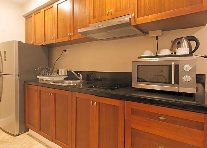호텔 Reddoorz Premium At The Residences Olympia Makati 3*